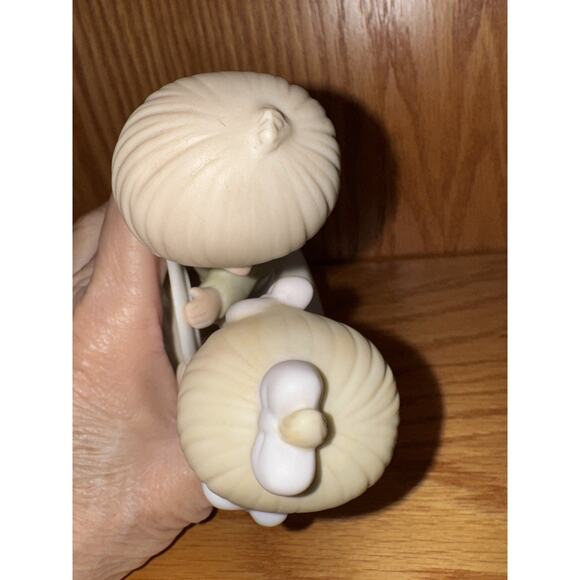 Precious Moments 50th Anniversary God Blessed Our Years Together E-2860 1983 - Picture 5 of 10